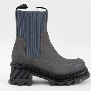 Dr. Martens Corran Chelsea Boots | Waxy Suede Heeled Platform Boots Gray Blue
